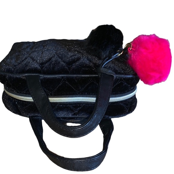 COPY - BETSEY JOHNSON TOILETRY BAG - Picture 4 of 7